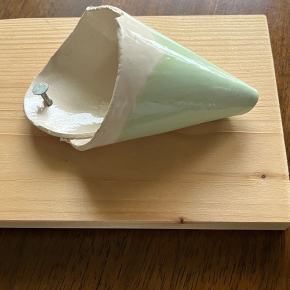 Mini Ceramic Wall Planter in Mint Green and White, mounted on wood plaque - Picture 5 of 10